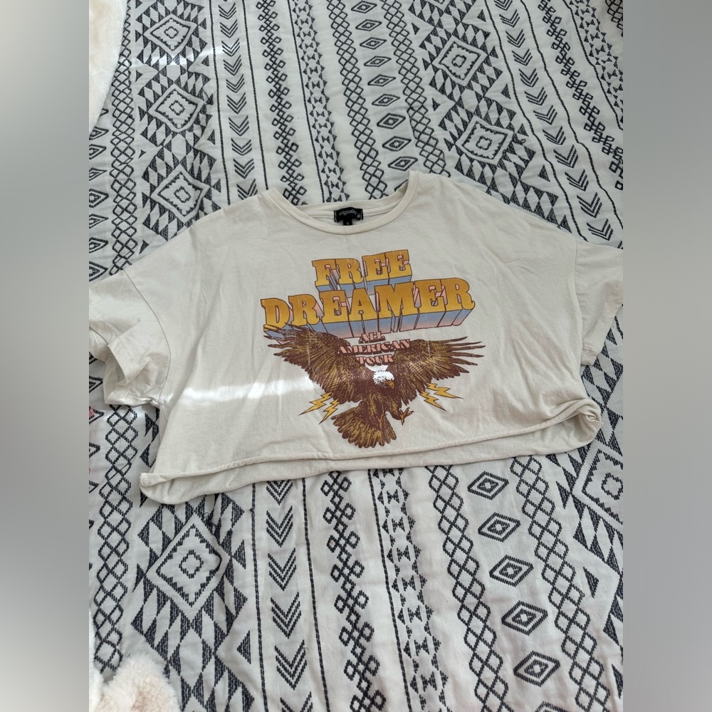 Cropped Graphic Tee size Small. EUC